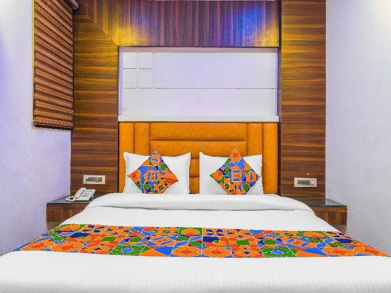 Oyo 15836 Pleasure River Front Resort Tuem Exterior photo